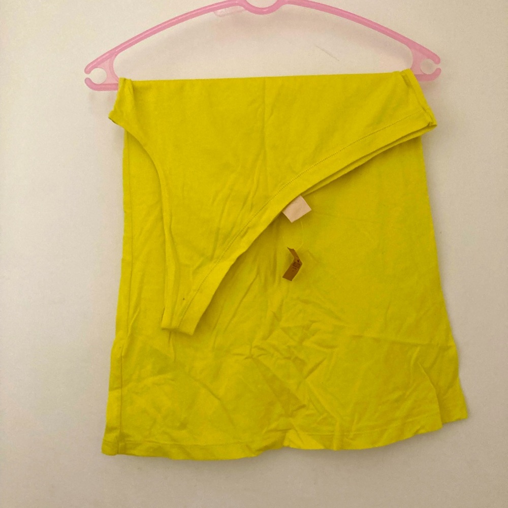Hollister size:M, half the shoulder top